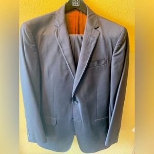 Jos. A. Bank navy men’s suit 42R Slim Fit dark gray w/ pin stripes fully lined
